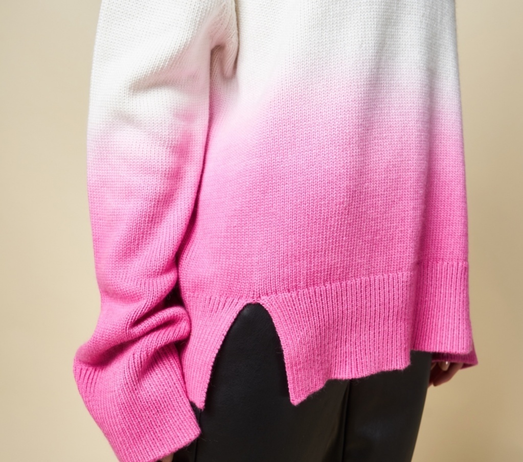 розовый свитер женский